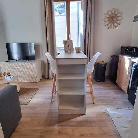 Apartment Avec Beaucoup De Charme Intra Muros Avignon
